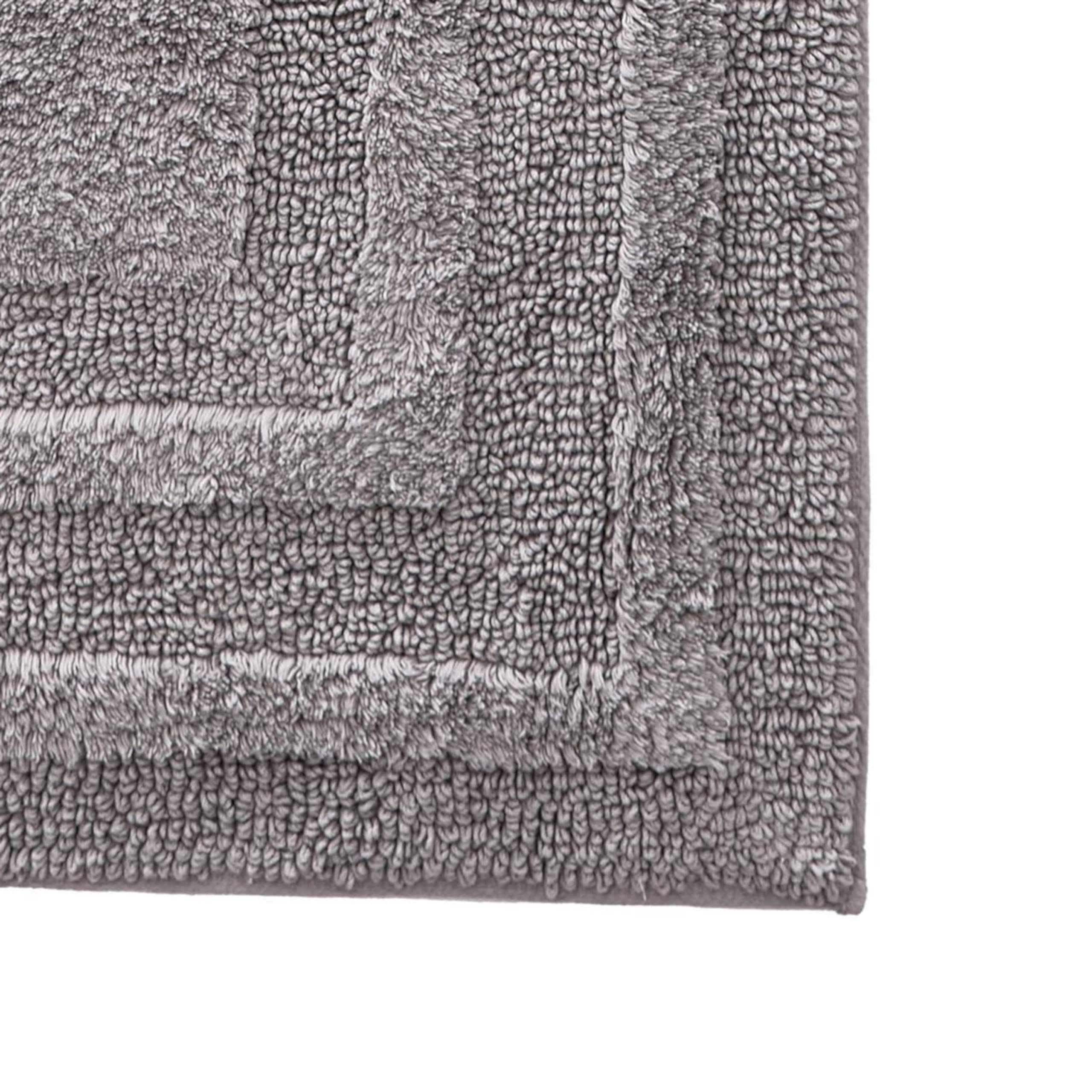 Eddie Bauer quick-dry bath rug Logan for bathroom convenience