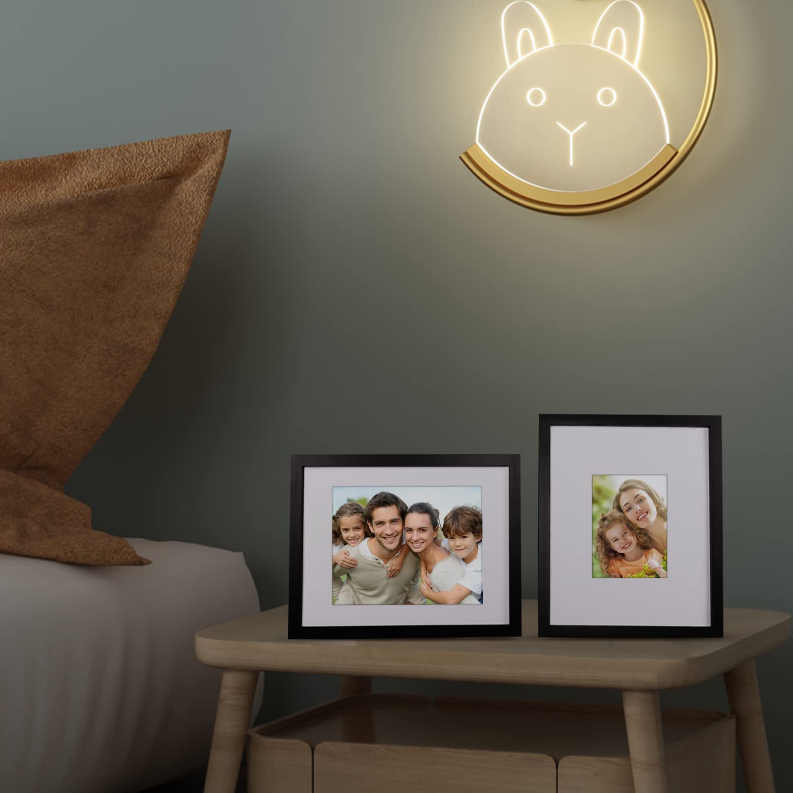 Egofine easy-load back design for quick photo insertion
