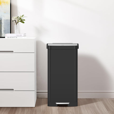 EKO Hudson soft-close lid prevents slams and keeps noise down.