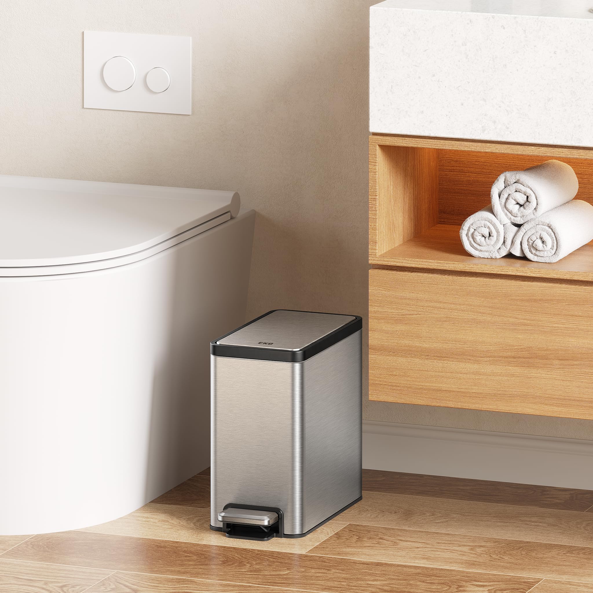 EKO starter bag pack included helps you start using the bin right away.