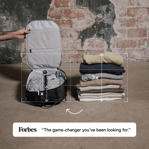 Ekster airtight seal keeps clothes compact and fresh