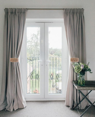 Elkpruu rustic farmhouse curtain holdbacks enhance a cozy window display