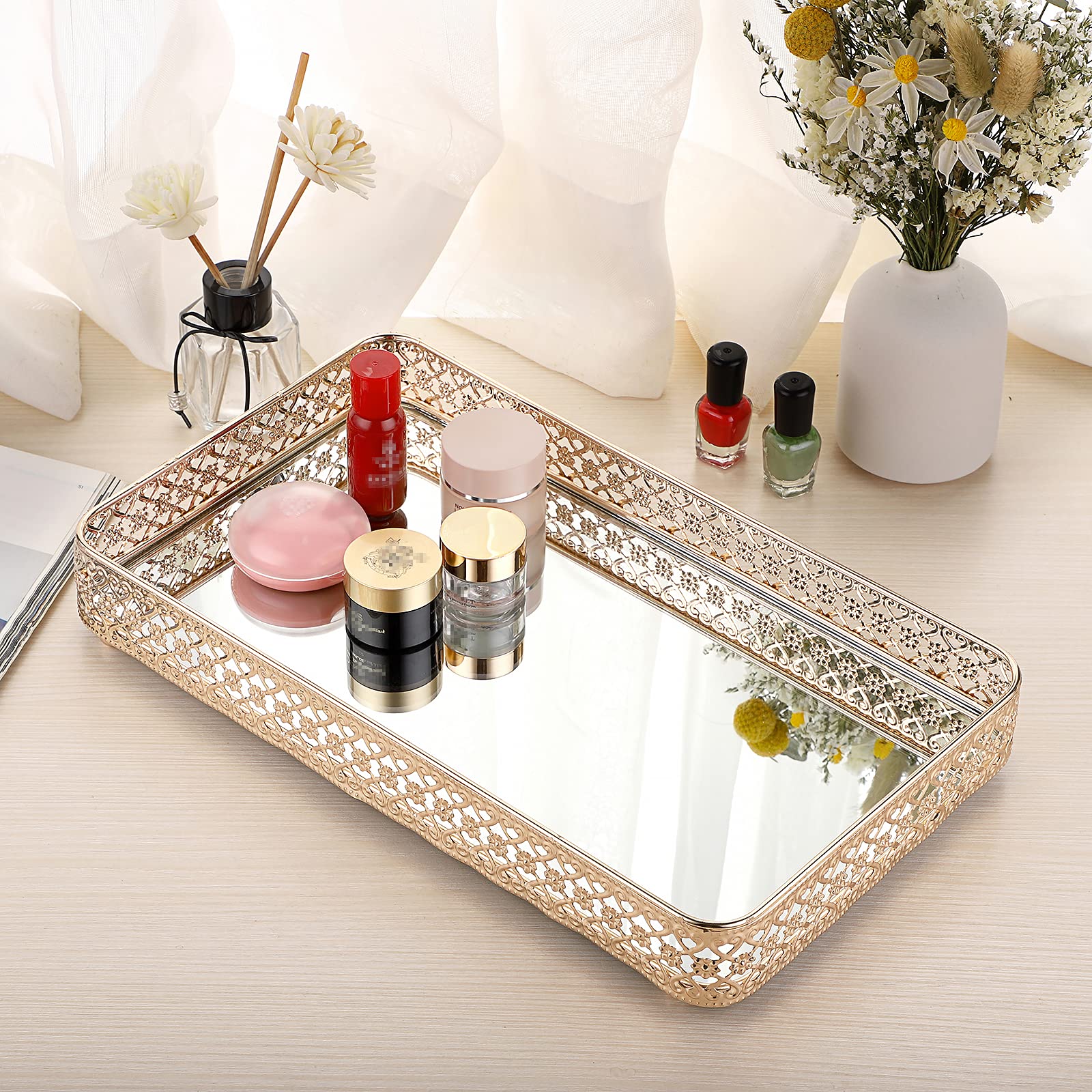 ELLDOO cosmetics-perfume tray keeps lipsticks and fragrances within easy reach.