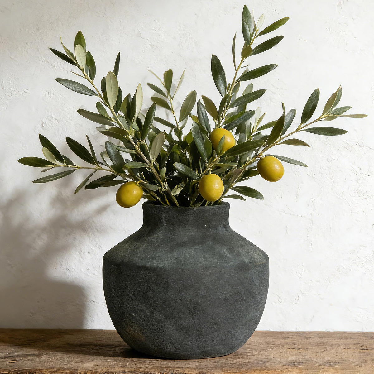 ELY SIIRENA ceramic vase, 5.5-inch, black finish, compact centerpiece for tables.