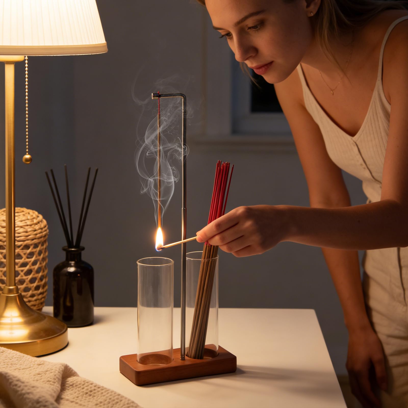 EMETE detachable glass cups make ash cleanup quick and easy after sessions.