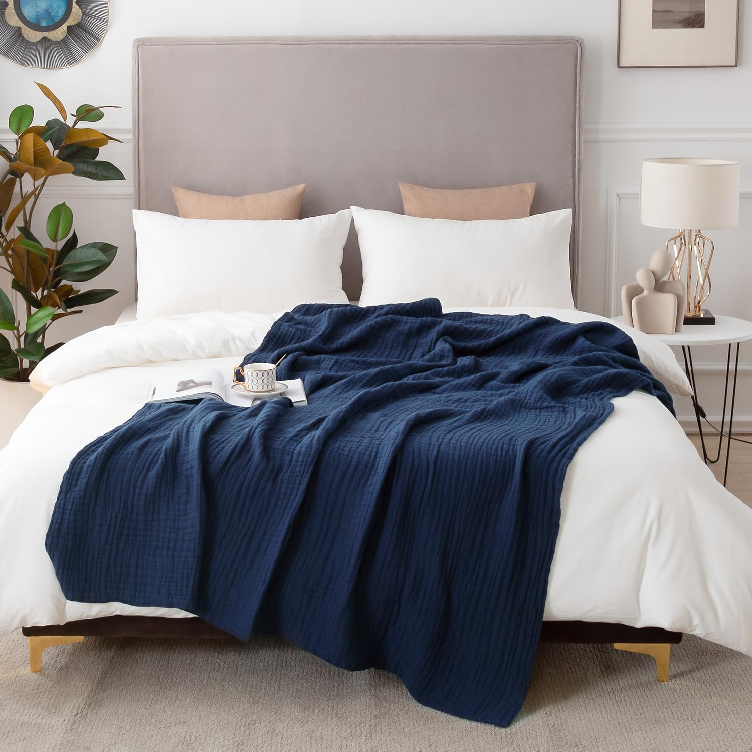 Care instructions label on EMME muslin blanket navy for cold wash