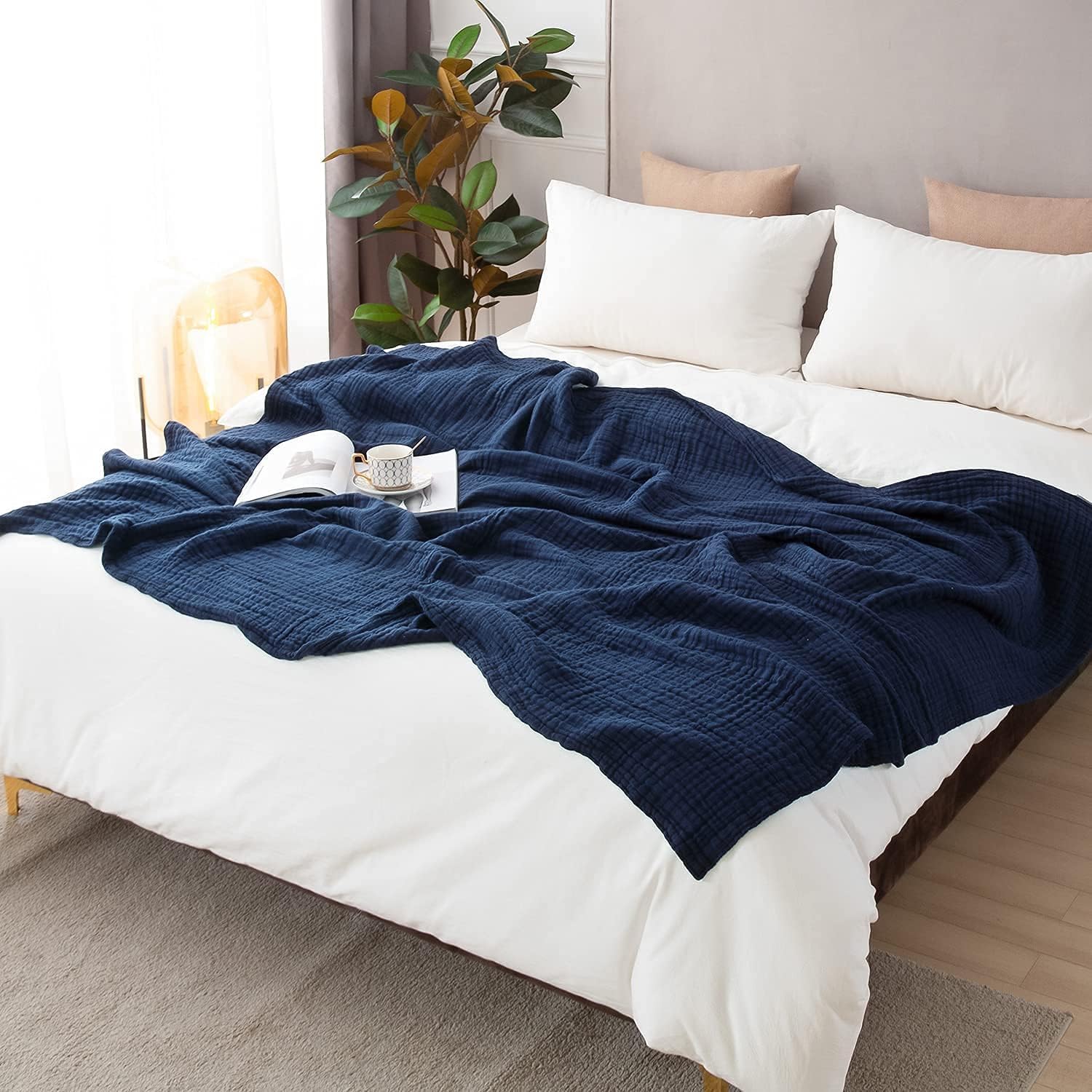 EMME muslin blanket navy suitable for kids and naps