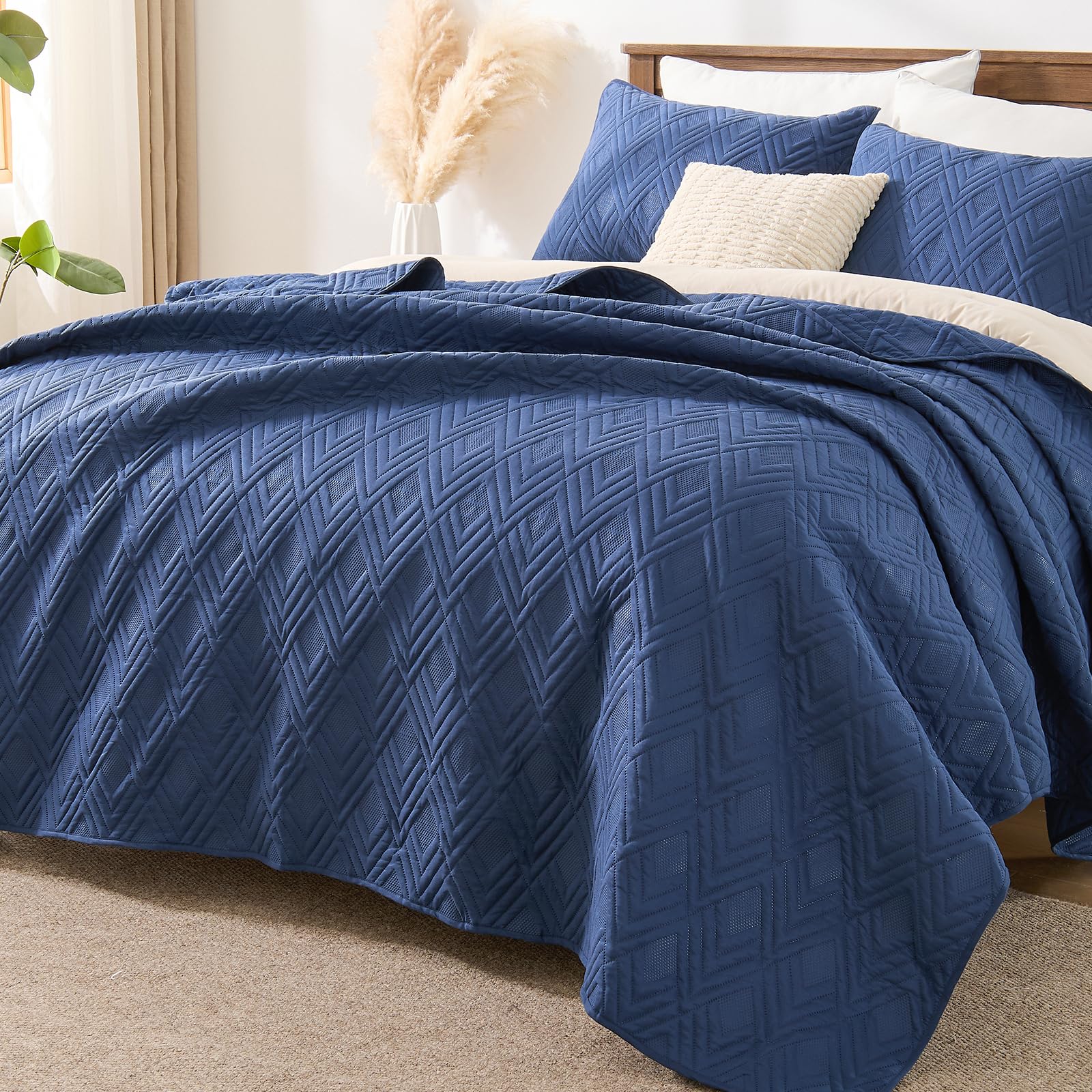 EMME Quilts soft brushed microfiber fabric invites gentle, skin-friendly nightly softness.