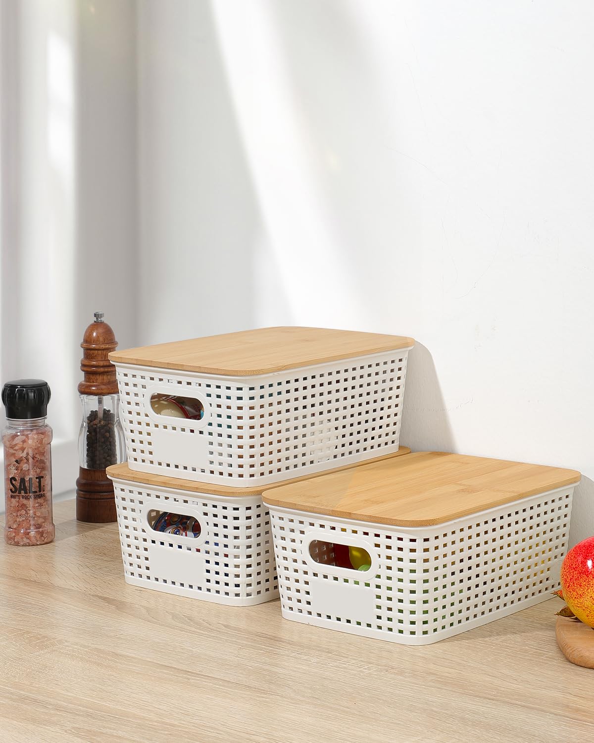 EOENVIVS six-pack white baskets keep clutter organized