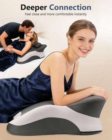 Removable cover on Eppyyo wedge pillow for easy cleaning.