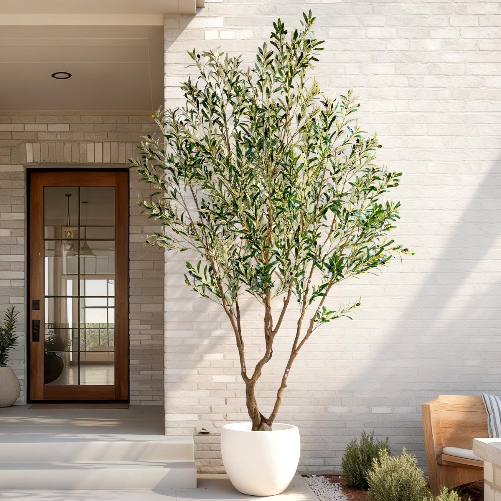 Erimda ready-to-decorate centerpiece ships complete for immediate styling.