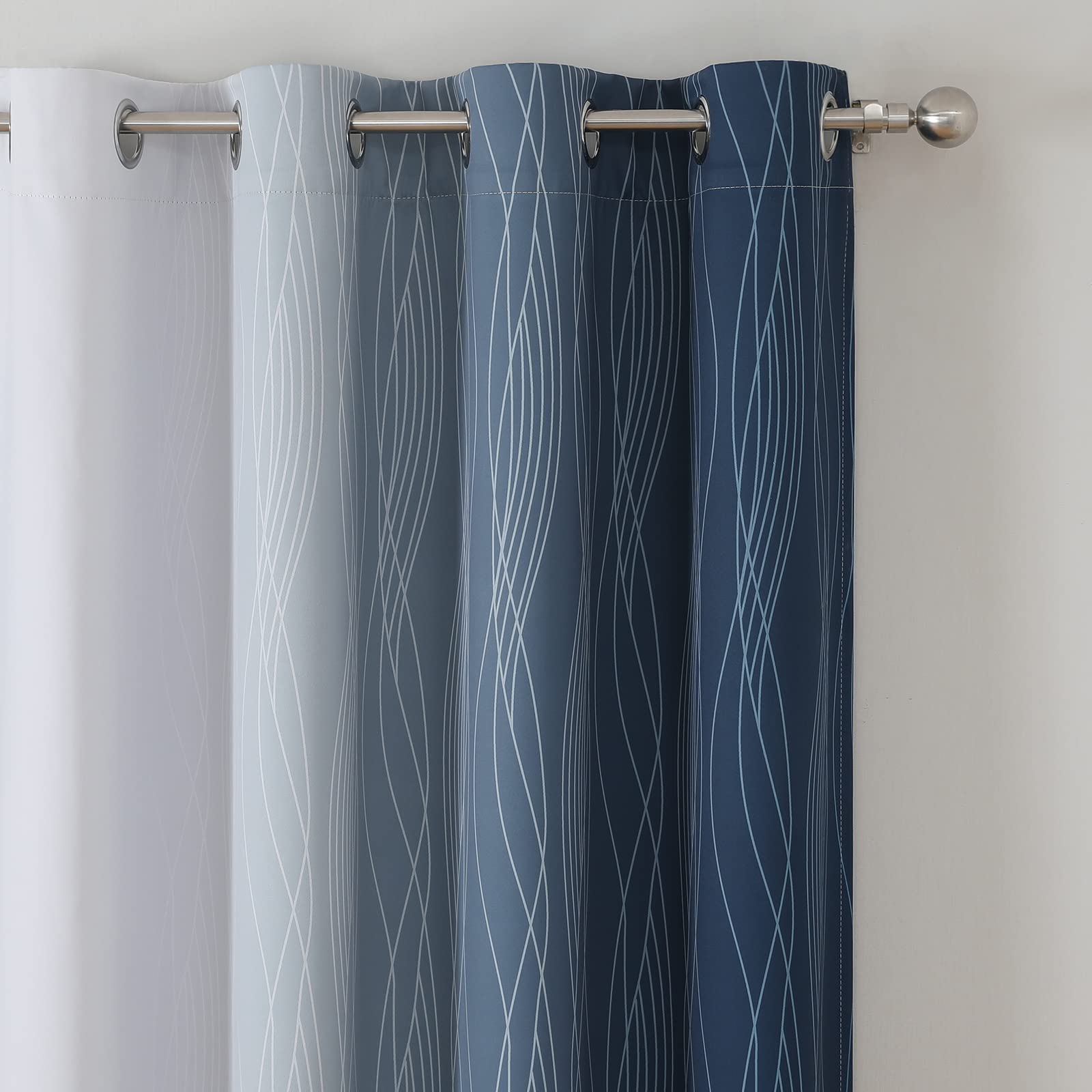 Estelar Textiler two-tone ombre with wavy line design in a living room.