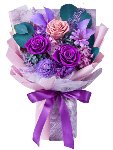 Eterfield Forever Flowers bouquet with preserved roses for long-lasting charm.