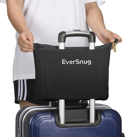 EverSnug backpack clip keeps the blanket within reach during travel.