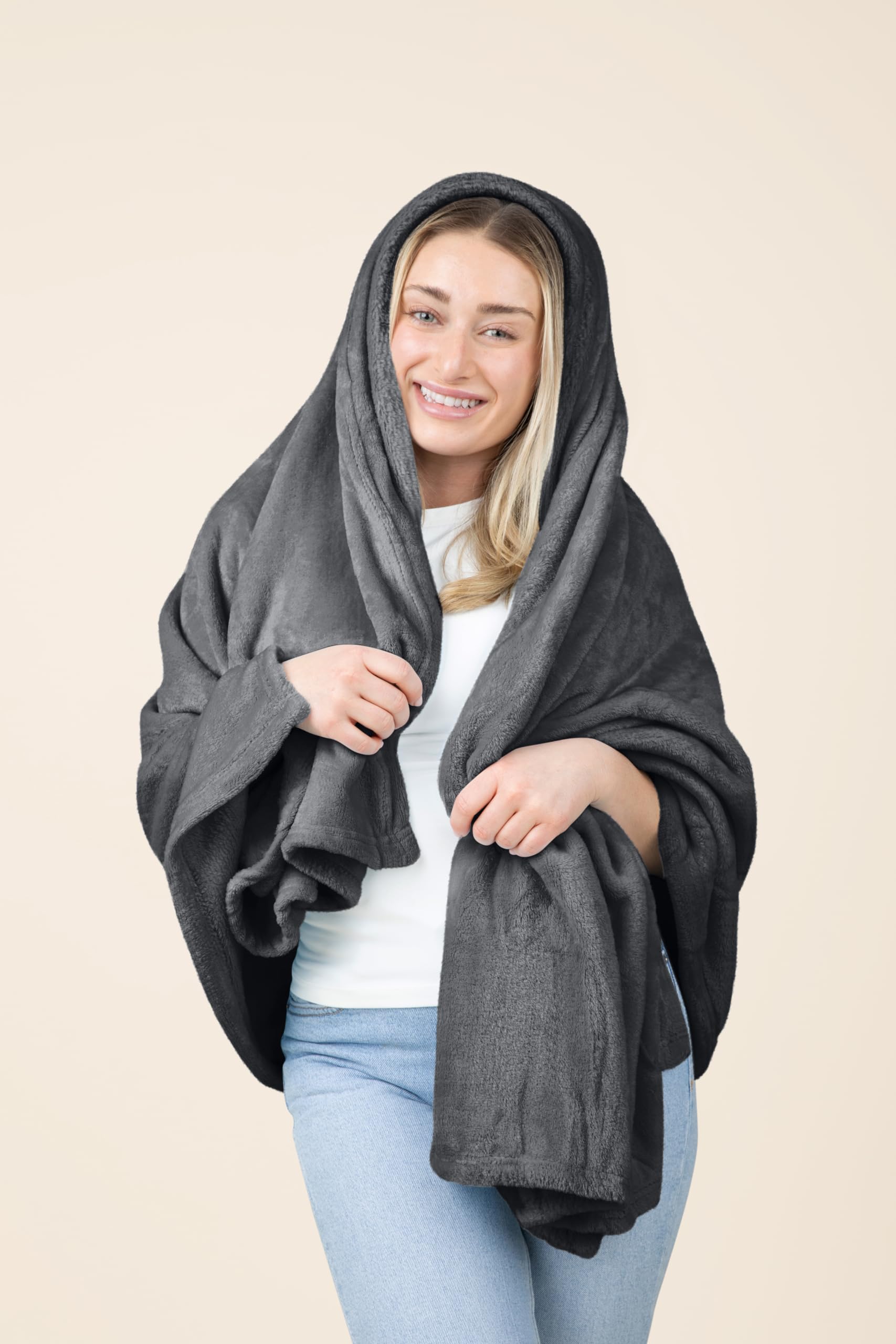 EverSnug pillow carry case showcases plush fabric for restful travel head support