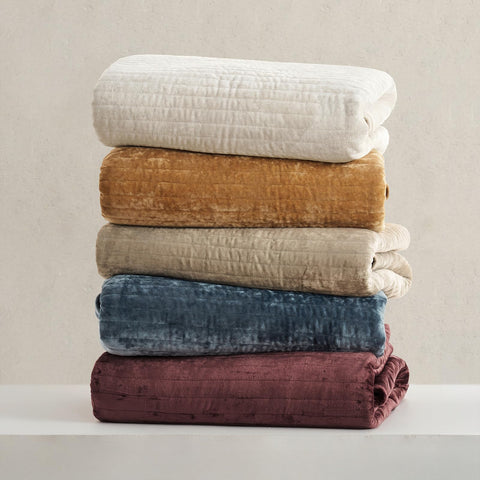 EverGrace oversized bedspread with two matching shams enhances luxe look.