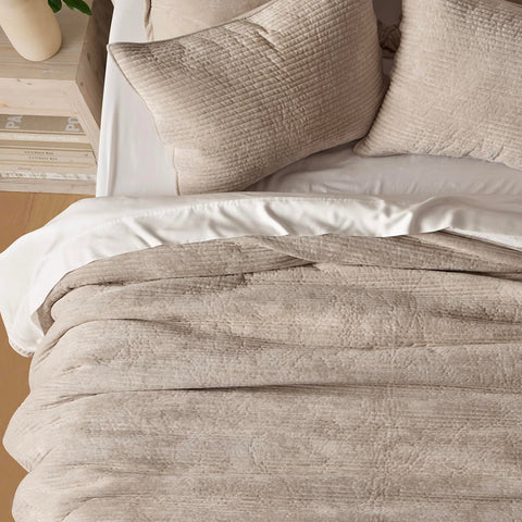 EverGrace Velvet Quilt King, Oeko-Tex certified materials for skin-friendly bedding