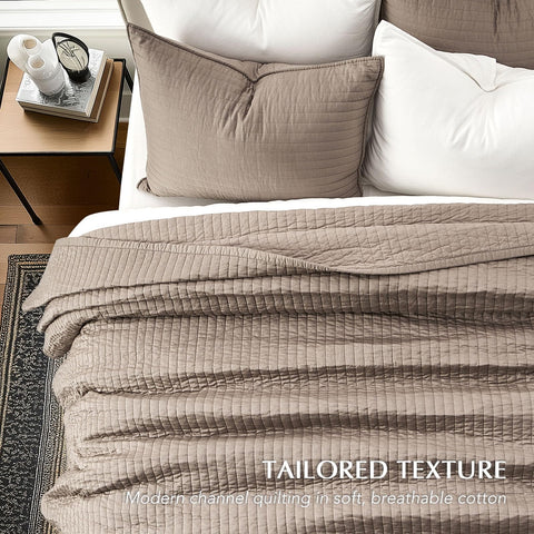Evergracehome 100% cotton face with sateen finish for breathable comfort.