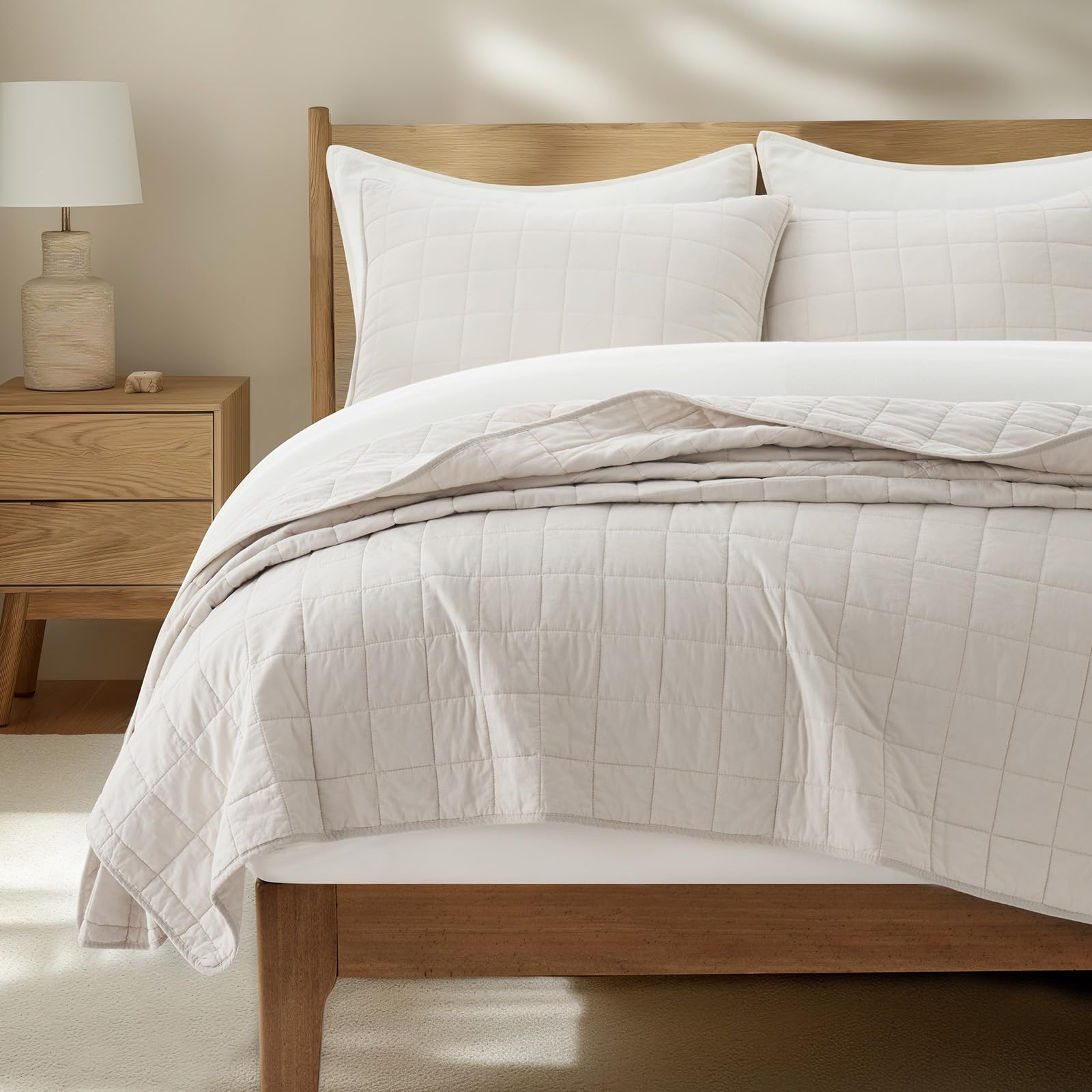 EVERGRACEHOME box-stitch quilt in Birch for timeless style and cozy year-round warmth.