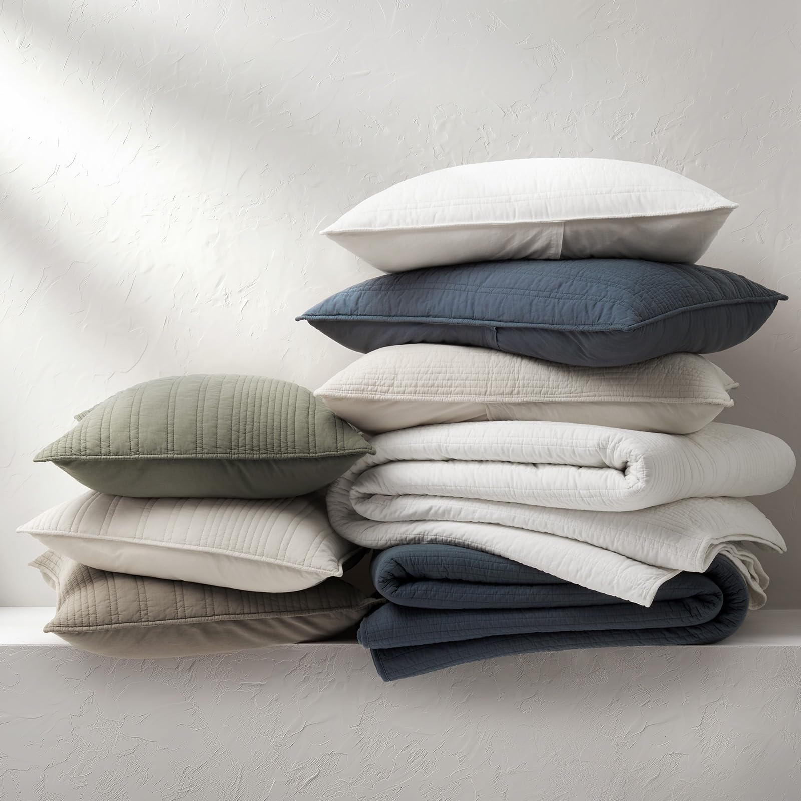 EVERGRACEHOME breathable cotton for all-season use and light warmth.