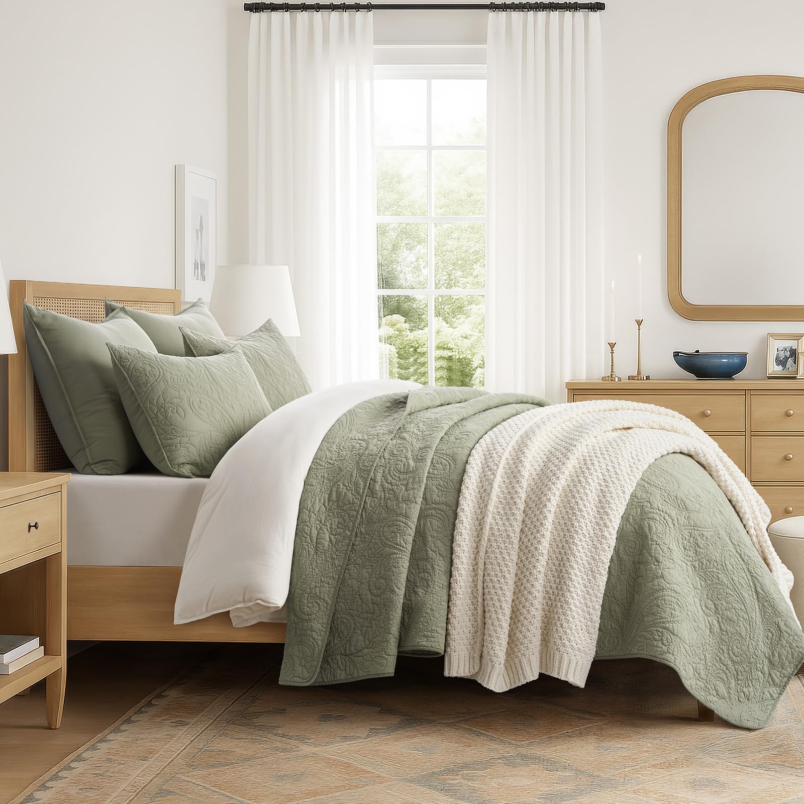 Evergracehome gift-ready quilt set with sturdy packaging enhances gifting appeal