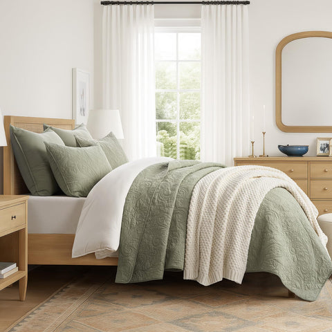 Evergracehome gift-ready quilt set with sturdy packaging enhances gifting appeal