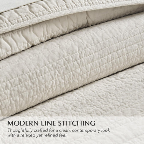EVERGRACEHOME king quilt displayed with dimensions 108 by 92 inches.