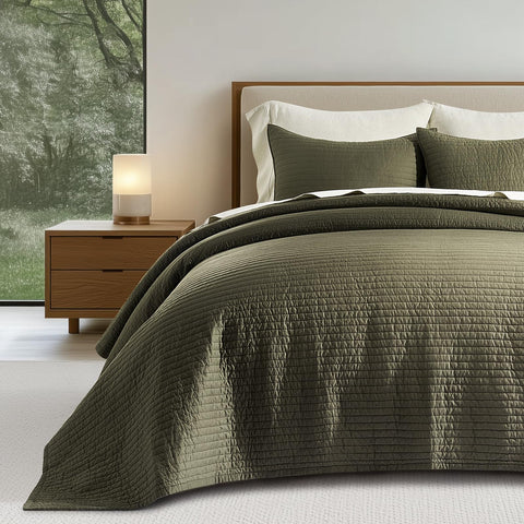 EVERGRACEHOME olive-green quilt channel stitch closeup highlights texture and craftsmanship