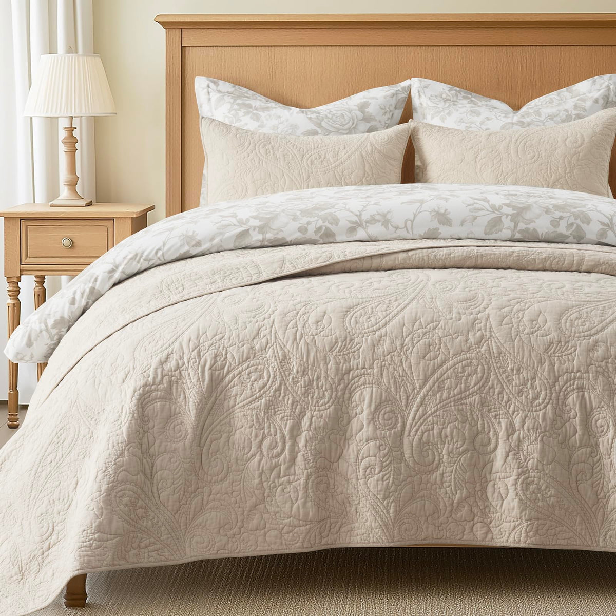 Evergracehome Paisley quilt close-up shows intricate stitching and timeless style