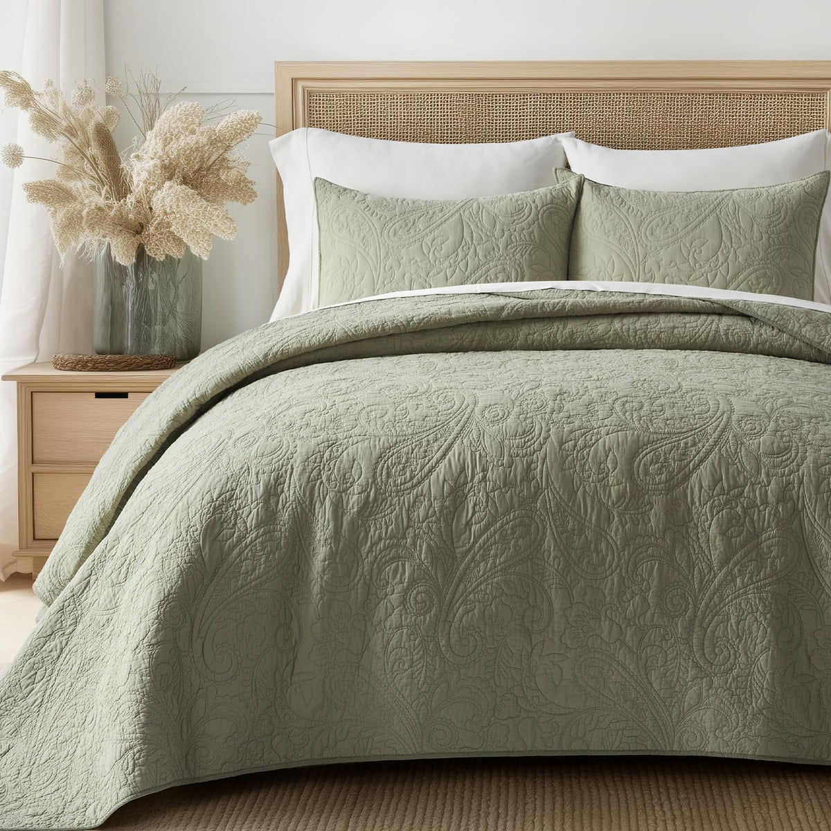 Evergracehome paisley quilt king-set adds timeless charm and cozy texture