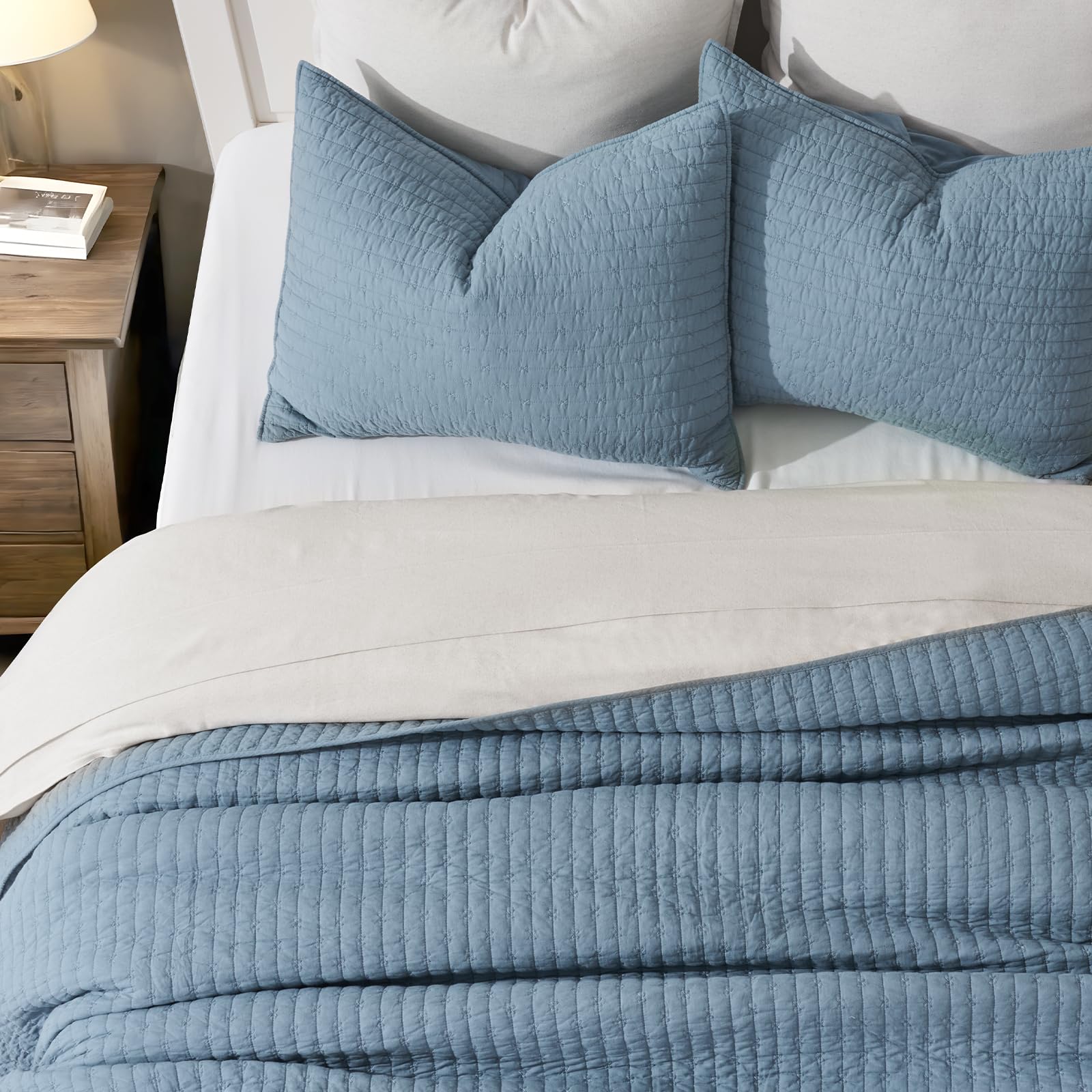 EVERGRACEHOME pre-washed cotton shell close-up showing fabric softness