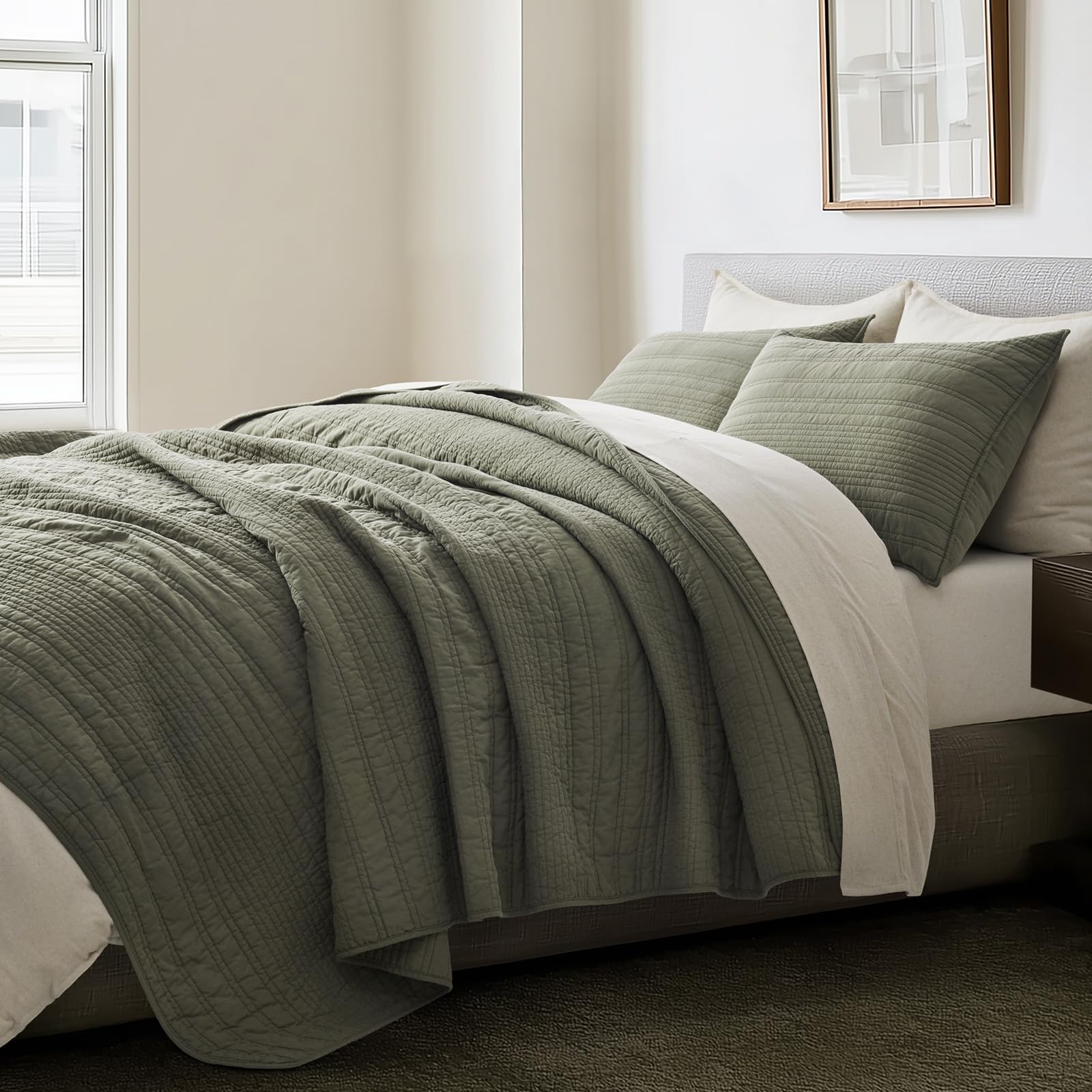 Queen-size quilt measures 92 by 92 inches for generous coverage