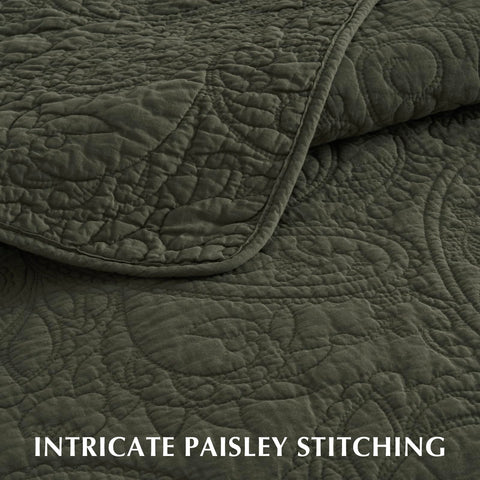 EVERGRACEHOME soft cotton fabric close-up highlights breathable comfort year-round