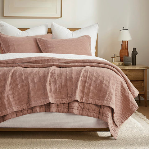 Evergracehome stonewashed cotton quilt king offers breathable all-season comfort.