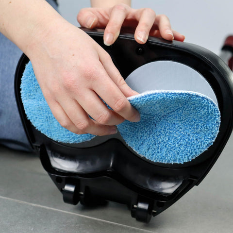 9.5-inch cleaning path speeds up room-wide polishing.