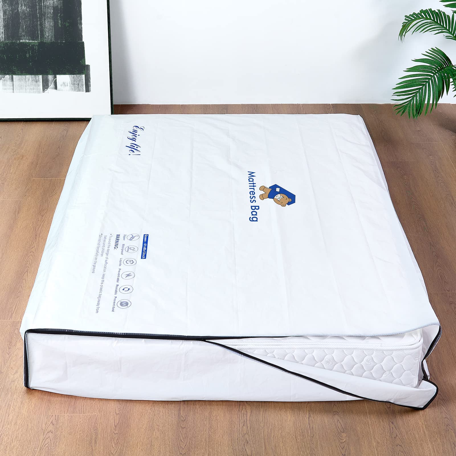 Excibubblebearbb clear storage bag keeps mattresses organized and ready for relocation.