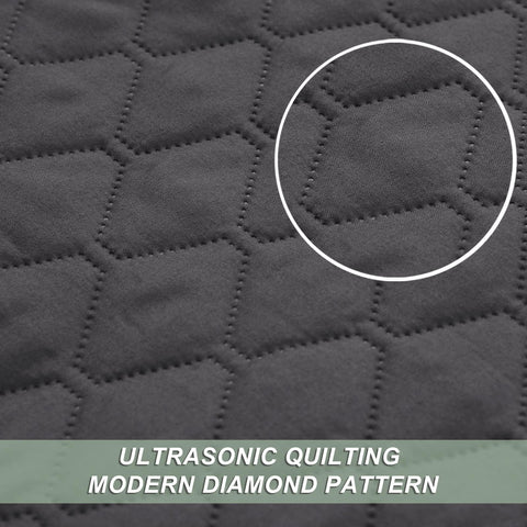 Exclusivo Mezcla bedroom setup with California King quilt for a coordinated look