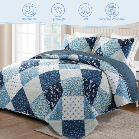 Exclusivo Mezcla floral-pattern quilt closeup shows soft microfiber feel.