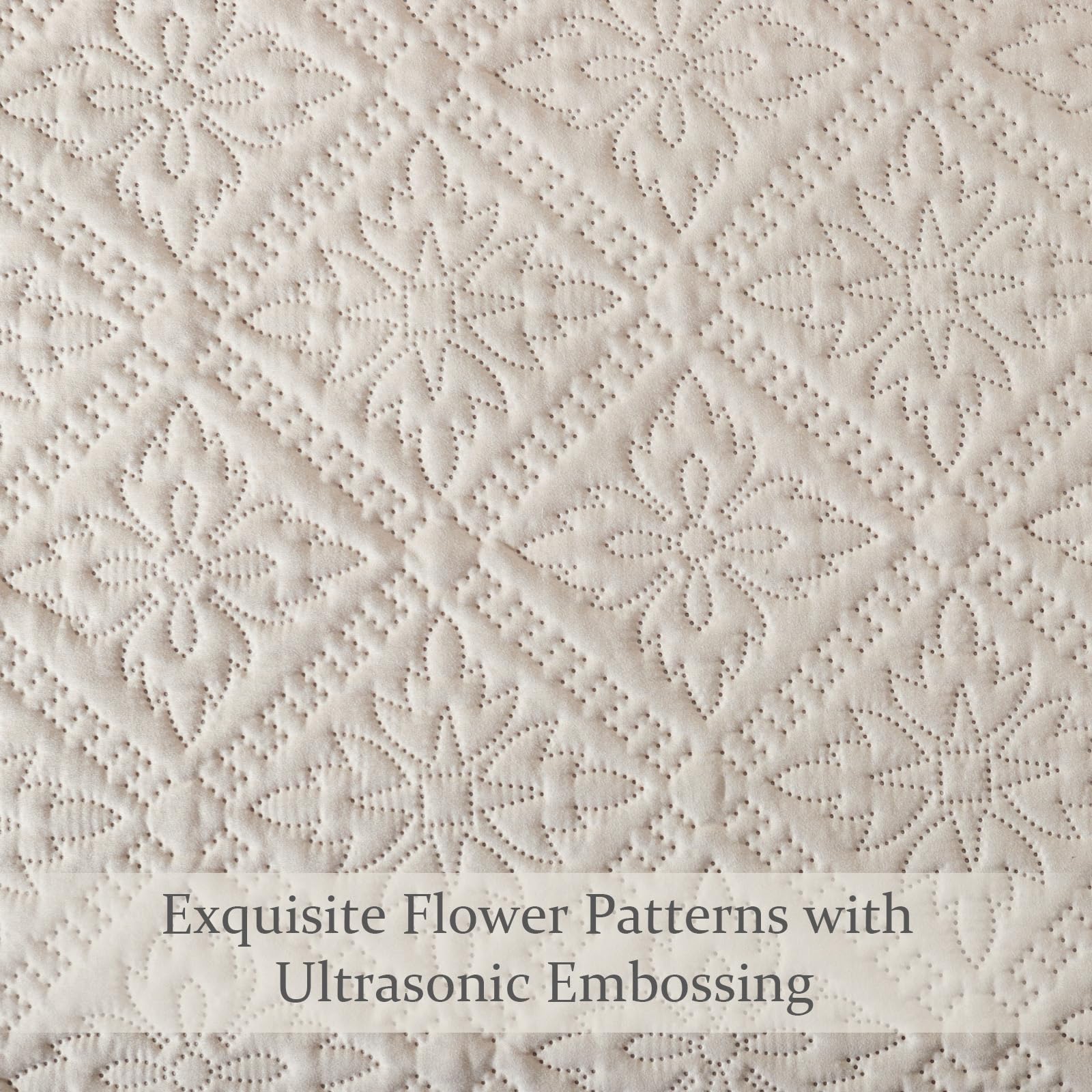 Exclusivo Mezcla king quilt soft texture highlights comfortable fabric feel.