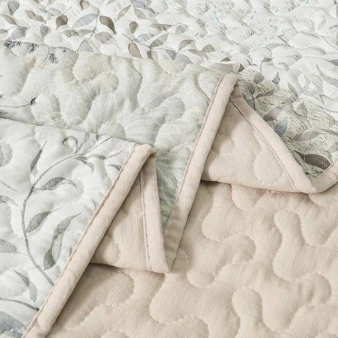Exclusivo Mezcla microfiber closeup texture demonstrates soft, durable fabric for daily use.