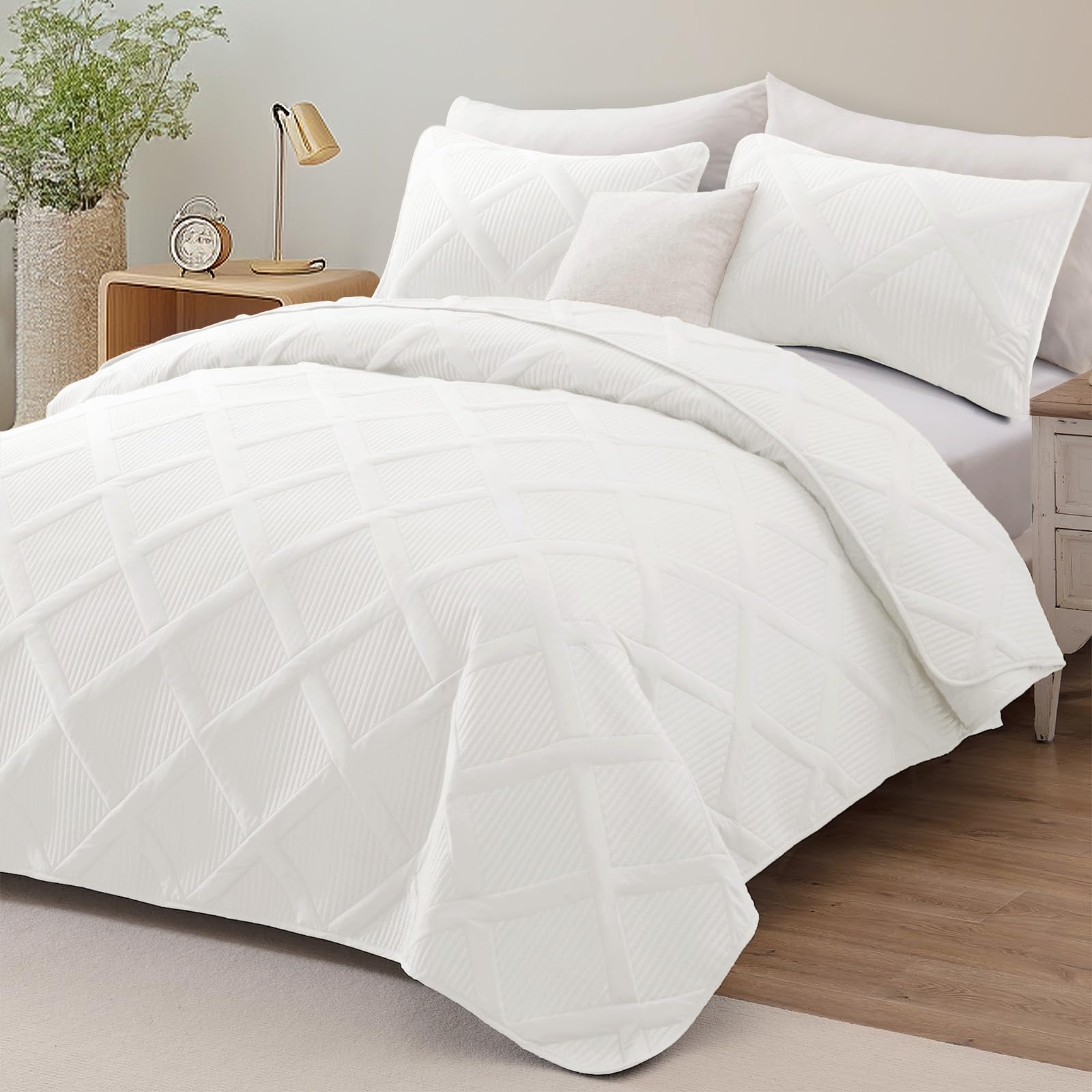 Exclusivo Mezcla oversized king quilt white basket weave detail close-up for durability