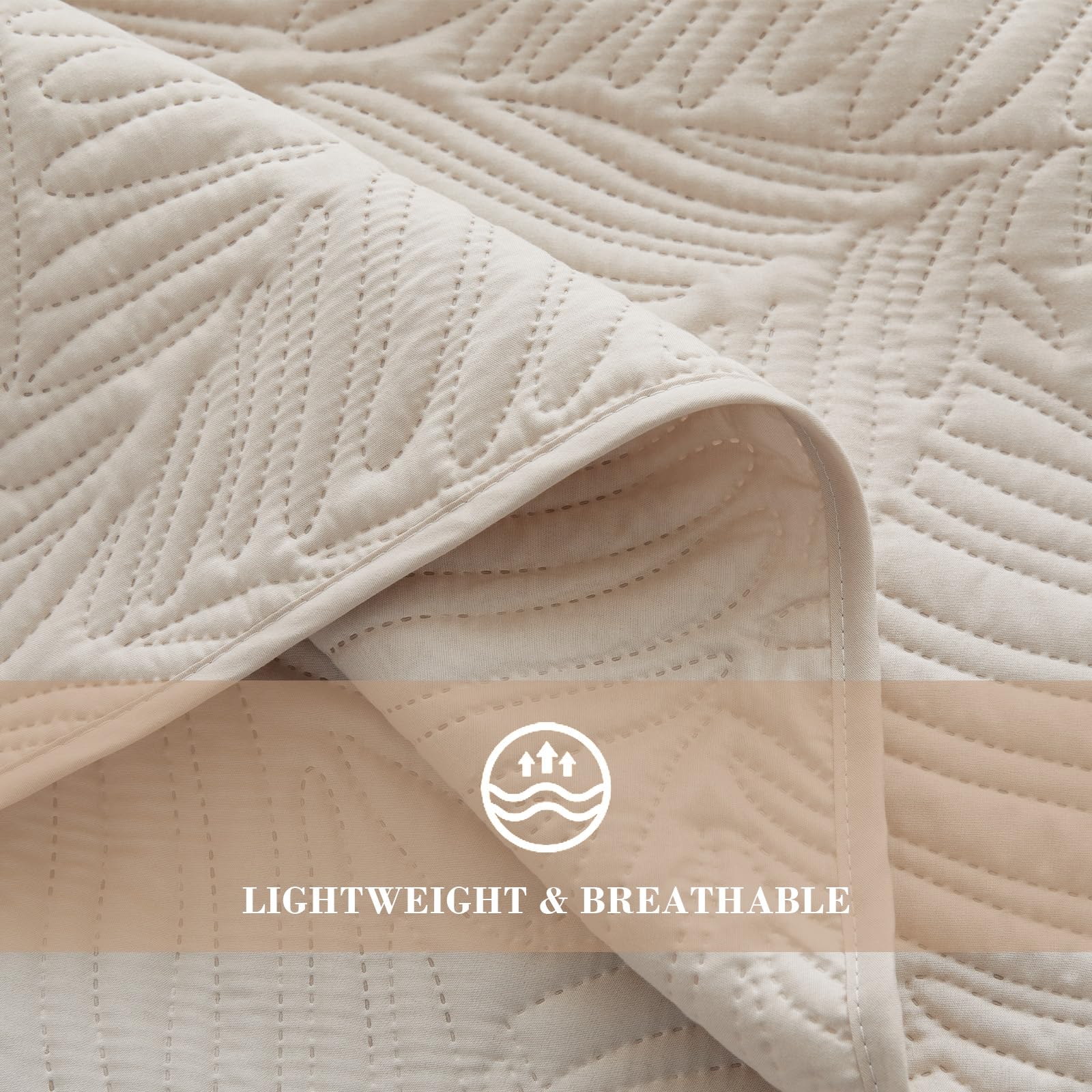 Exclusivo Mezcla ultrasonic leaf embossing adds durable quilting detail.