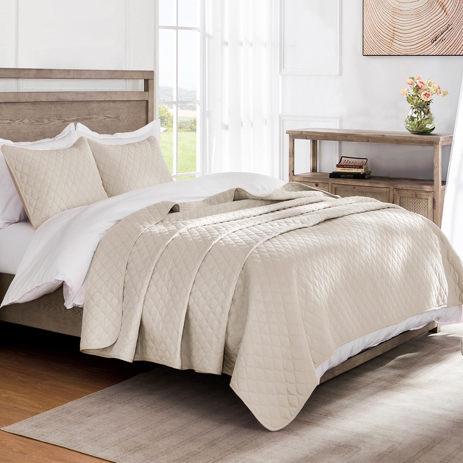 Exclusivo Mezcla quilt shams paired with the quilt for a coordinated look