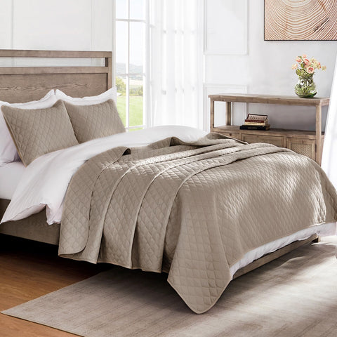 Exclusivo Mezcla quilt shams 20x26 complete the look and decor