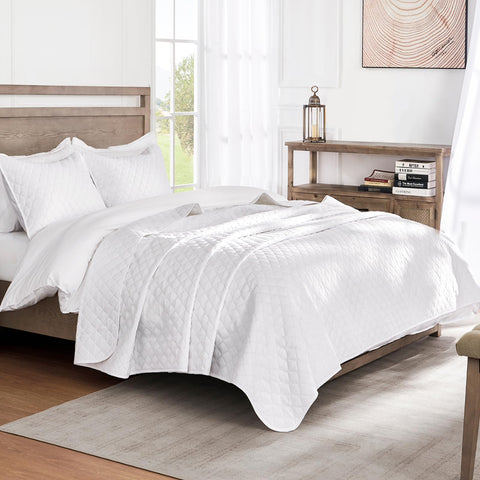 Exclusivo Mezcla reversible quilt side view highlighting easy care and durable microfiber