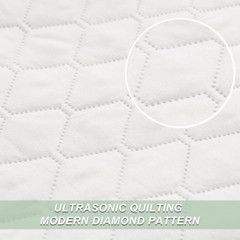 Exclusivo Mezcla quilt with ultrasonic embossing adds textured elegance
