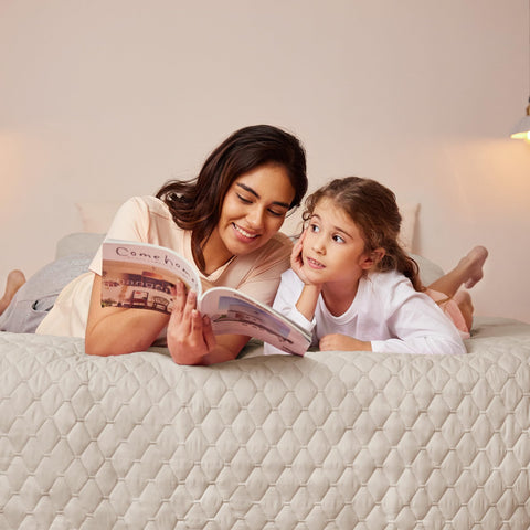 Exclusivo Mezcla soft microfiber close-up showing gentle breathable texture