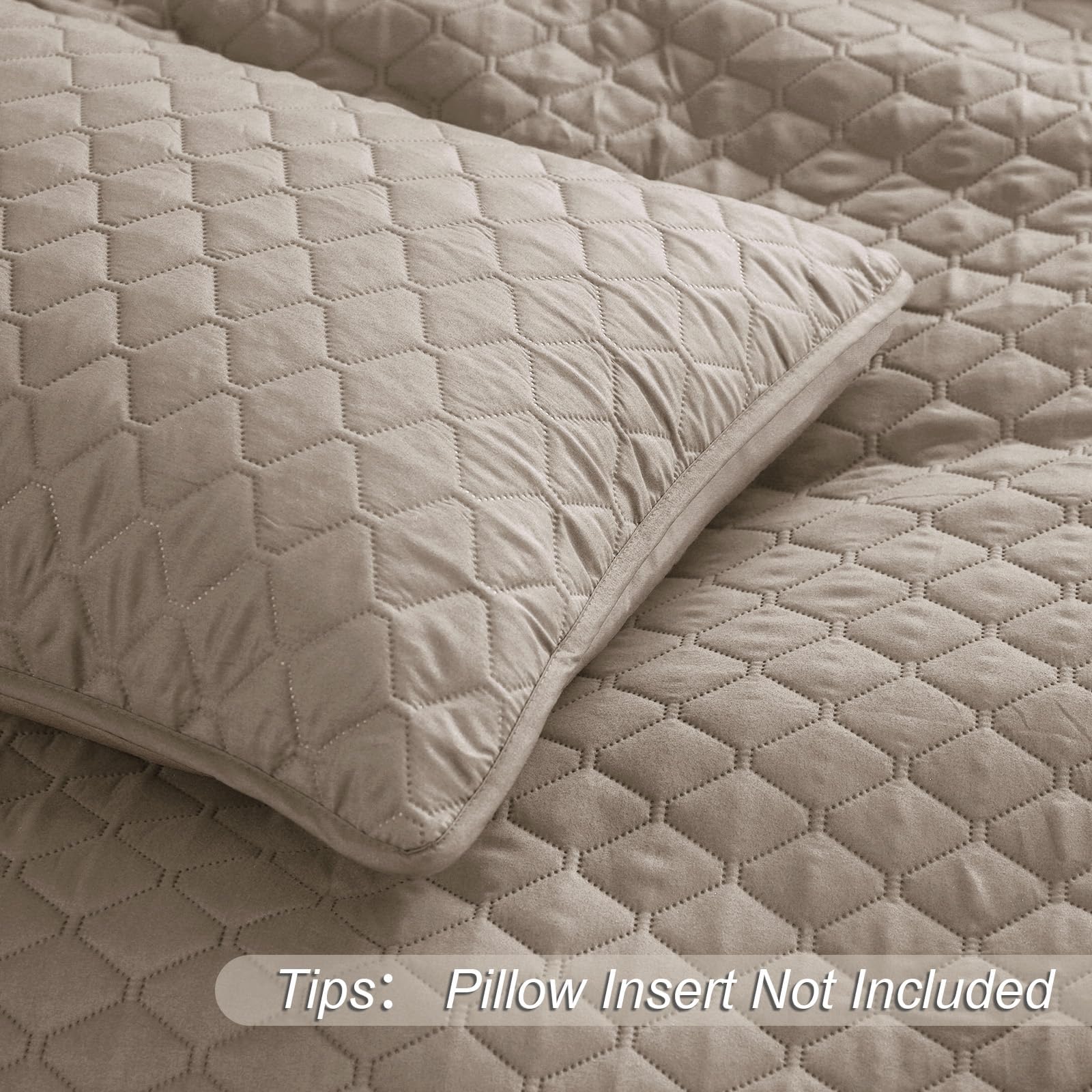 Taupe Exclusivo Mezcla quilt complements modern bedrooms and neutrals
