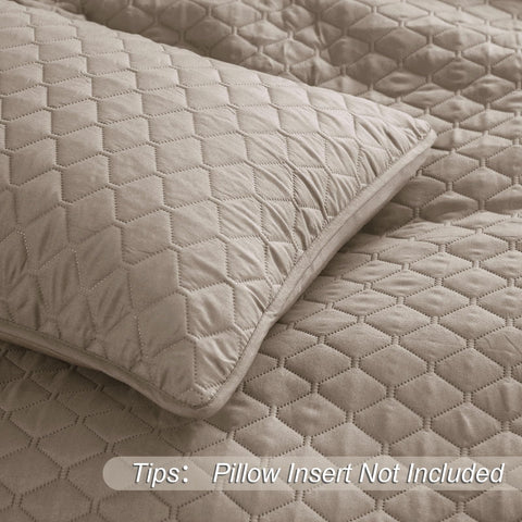 Taupe Exclusivo Mezcla quilt complements modern bedrooms and neutrals
