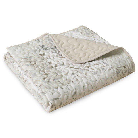 Exclusivo Mezcla travel-compact blanket folds easily for on-the-go warmth.